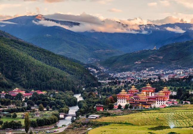 Du lịch tự túc hay Tour?, Du lịch Bhutan tự túc, tour Bhutan đoàn